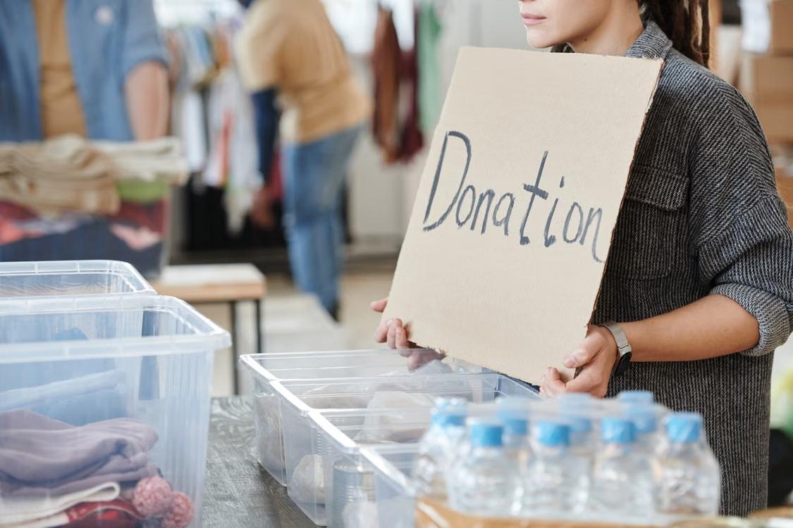 A donation sign card